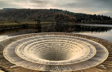 Plughole in reservoir
